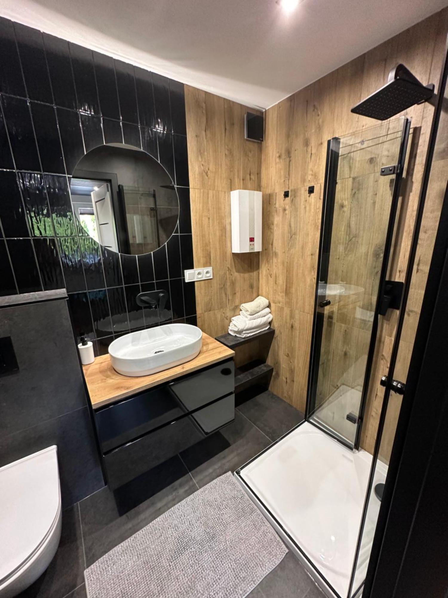 Apartament Przy Parku 凯尔采 外观 照片