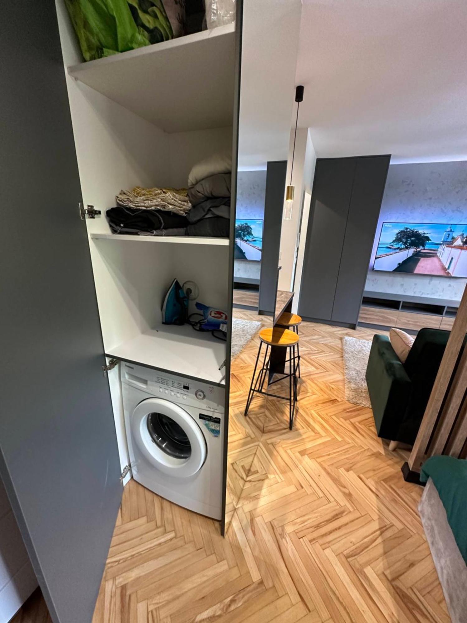 Apartament Przy Parku 凯尔采 外观 照片