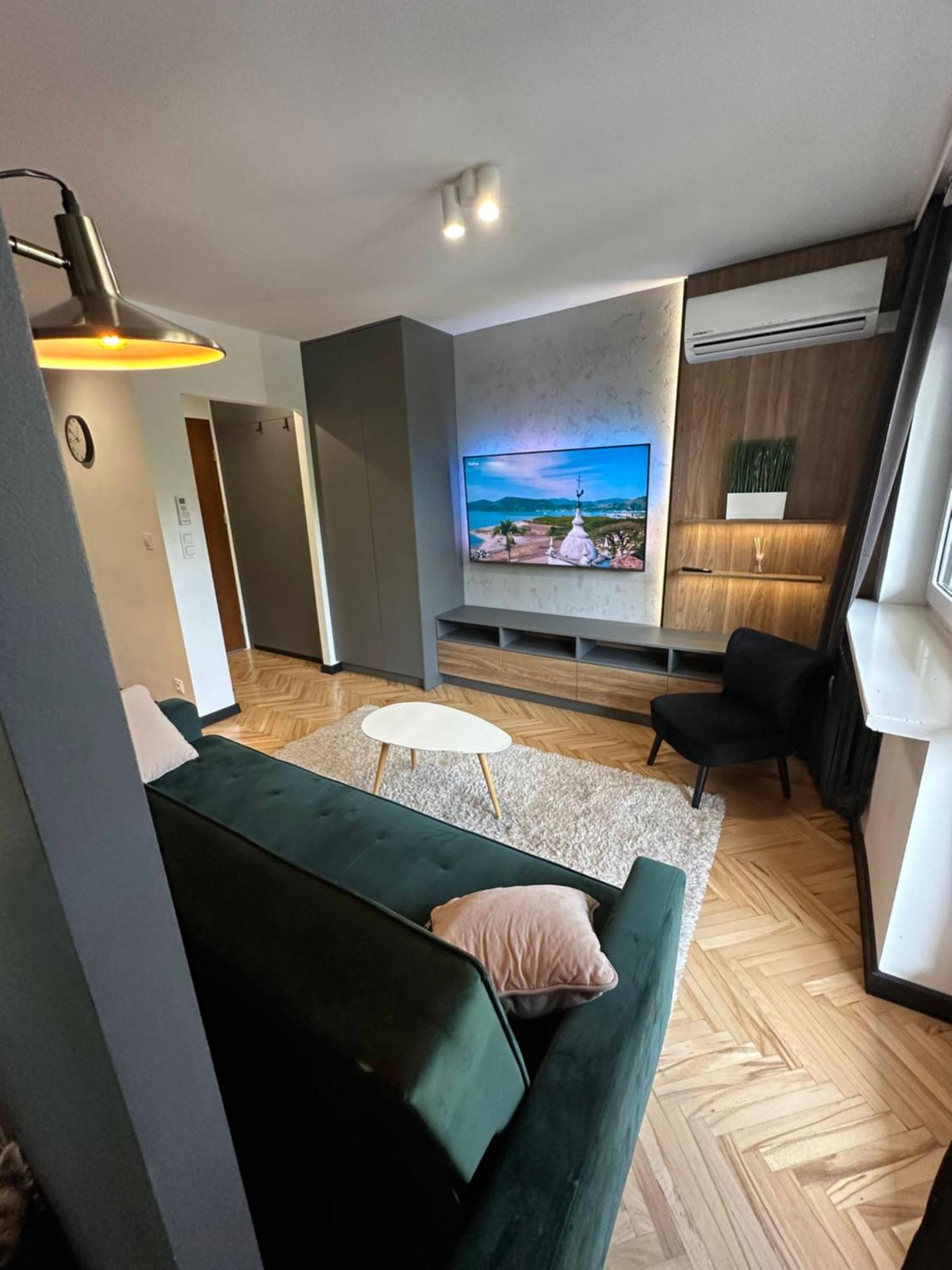 Apartament Przy Parku 凯尔采 外观 照片